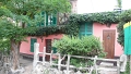 Sur la butte Montmartre  le Lapin Agile  27 Jul 2011